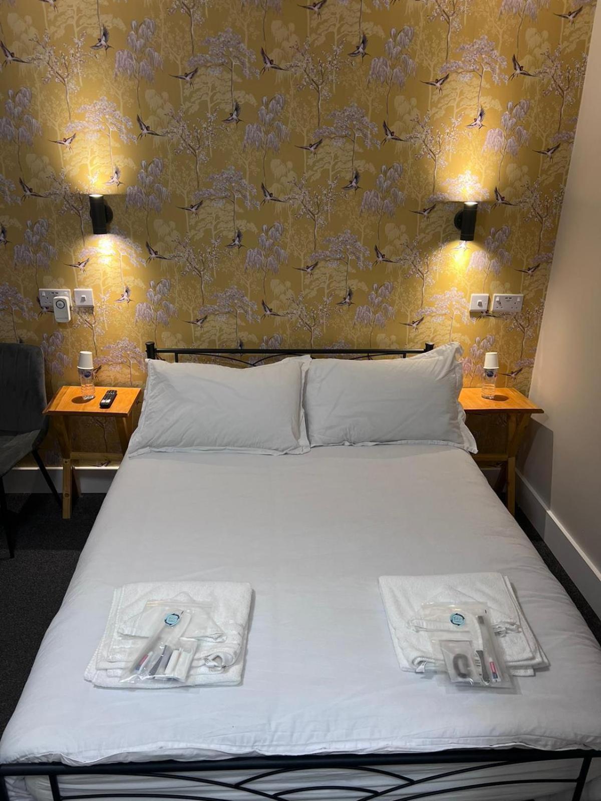 Woolaway Hotel Тонтън Екстериор снимка